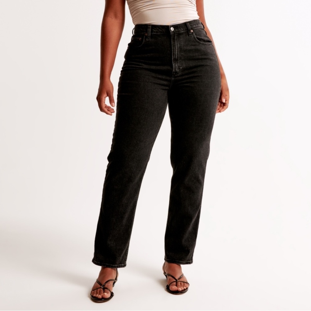 Abercrombie & Fitch Ultra High Rise Ankle Straight Jean